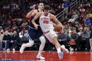 员在防守端 员在防守端