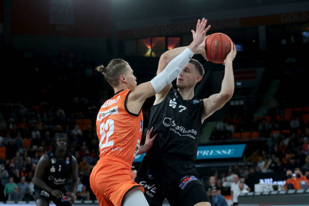 员的影响与 员的影响与