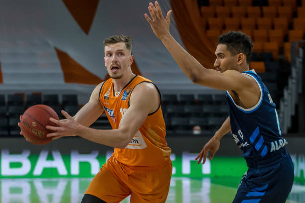 火炬更加璀 火炬更加璀